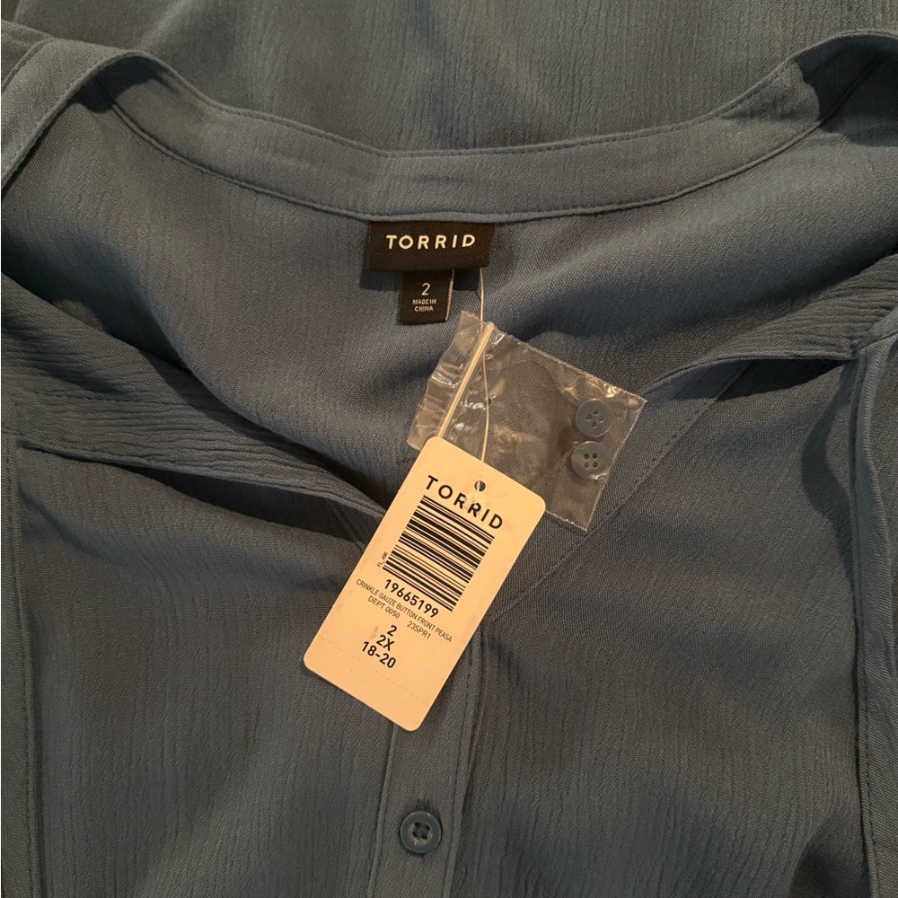 Torrid Teal Blue Crinkle Gauze Button-Front Peasant Top NWT - Picture 8 of 10